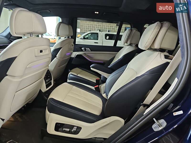 Позашляховик / Кросовер BMW X7 2021 в Києві