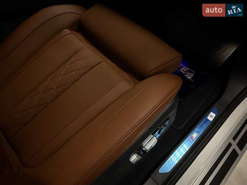 Внедорожник / Кроссовер BMW X7 2024 в Тернополе