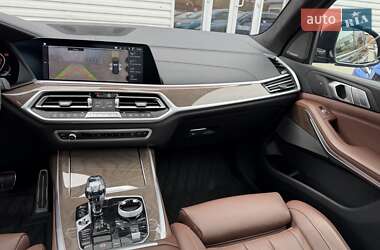Внедорожник / Кроссовер BMW X7 2021 в 
