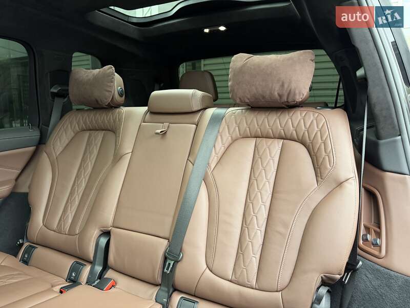 Внедорожник / Кроссовер BMW X7 2021 в Киеве