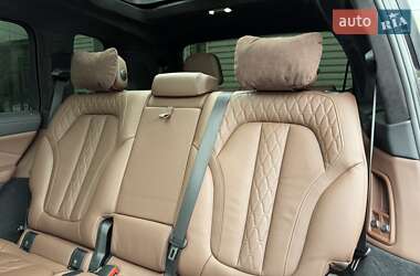 Внедорожник / Кроссовер BMW X7 2021 в 
