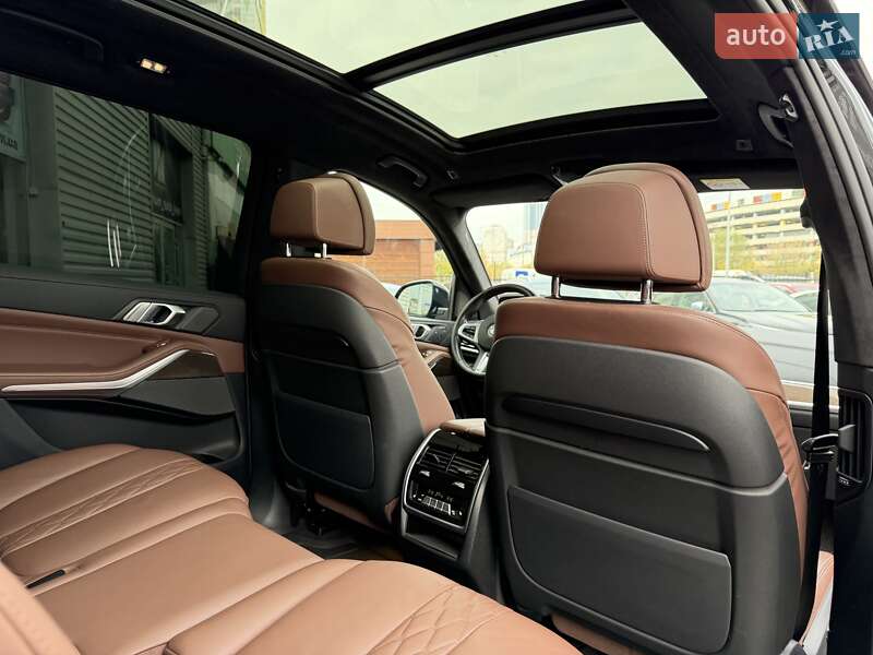 Внедорожник / Кроссовер BMW X7 2021 в Киеве