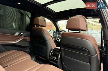Внедорожник / Кроссовер BMW X7 2021 в 