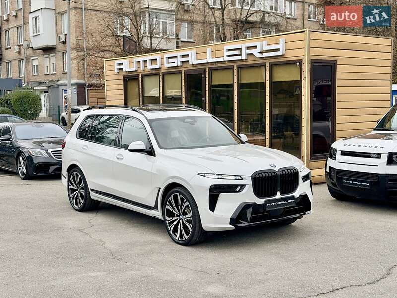 Внедорожник / Кроссовер BMW X7 2024 в 