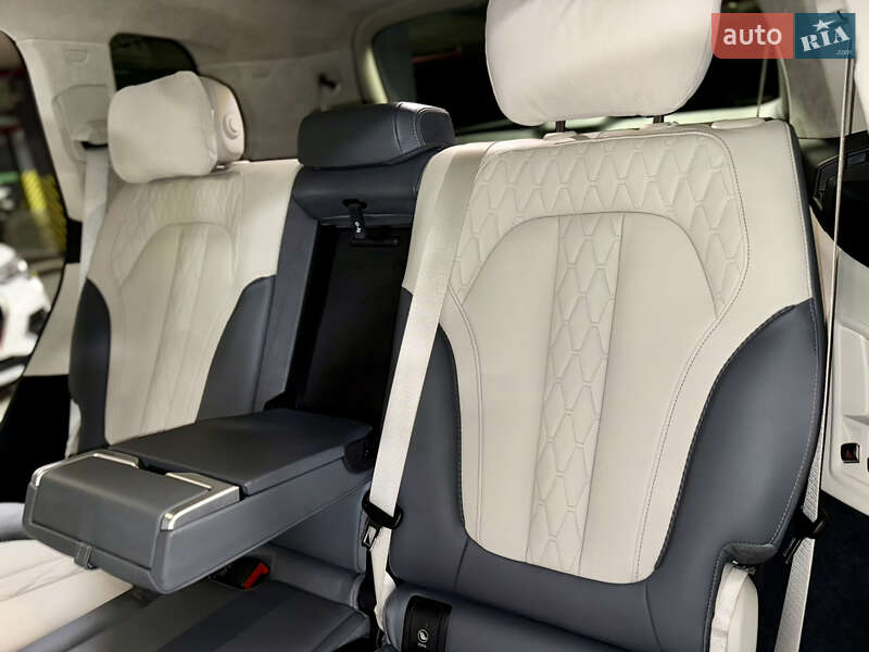 Внедорожник / Кроссовер BMW X7 2023 в Киеве