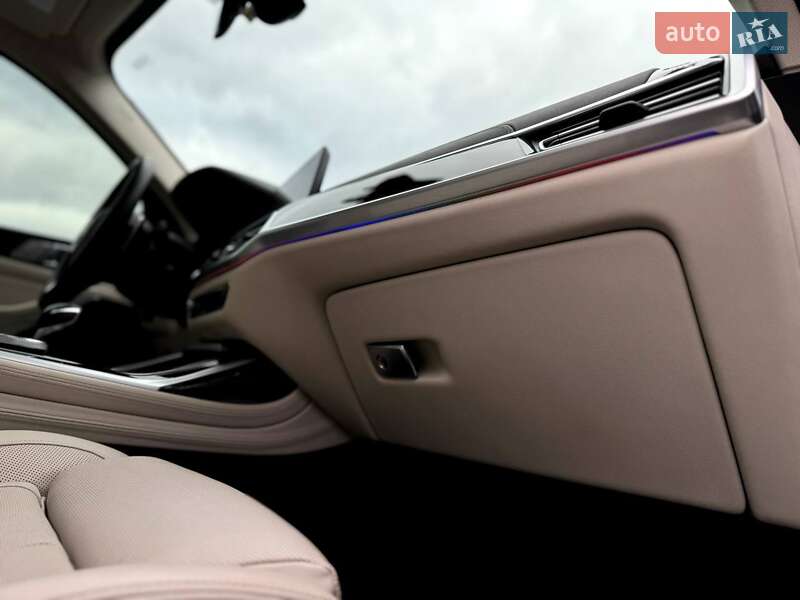 Внедорожник / Кроссовер BMW X7 2020 в Ровно