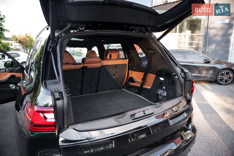 Внедорожник / Кроссовер BMW X7 2022 в Киеве