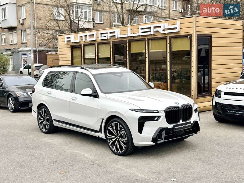 Внедорожник / Кроссовер BMW X7 2024 в Киеве
