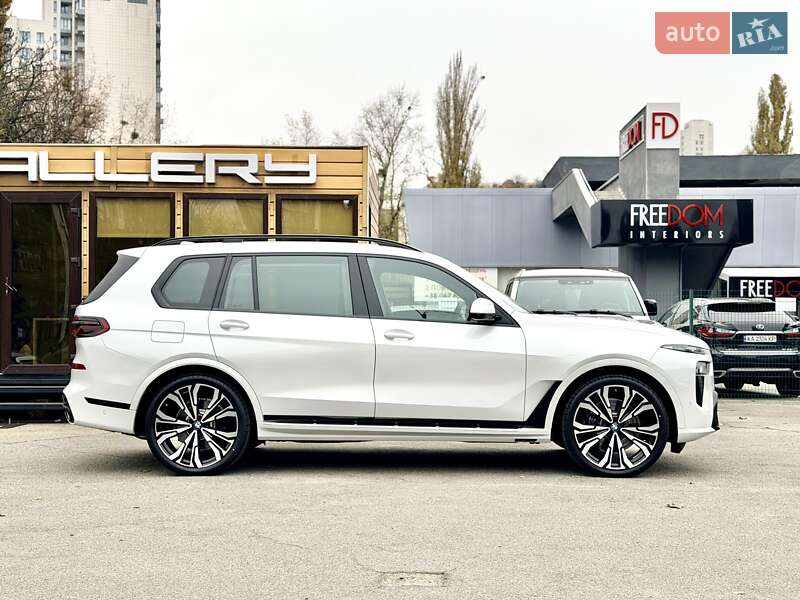 Внедорожник / Кроссовер BMW X7 2024 в Киеве