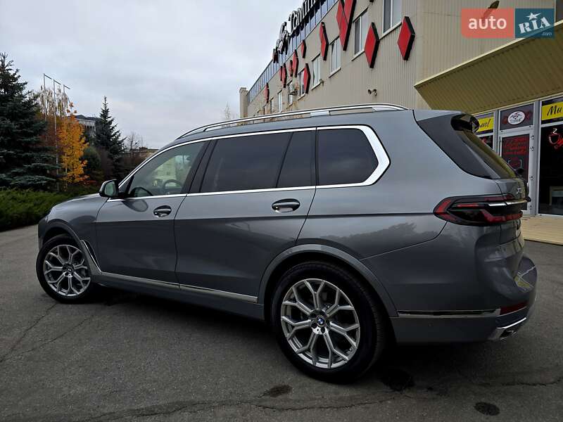Позашляховик / Кросовер BMW X7 2023 в Києві