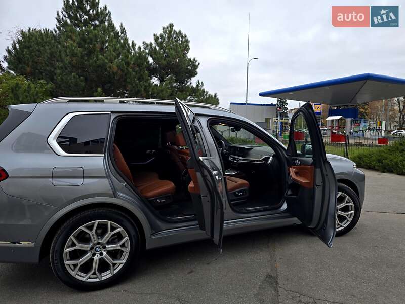 Позашляховик / Кросовер BMW X7 2023 в Києві