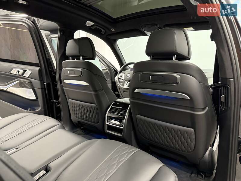 Внедорожник / Кроссовер BMW X7 2023 в Киеве