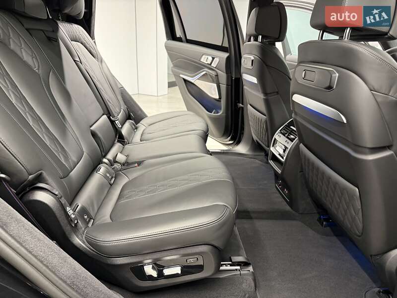 Внедорожник / Кроссовер BMW X7 2023 в Киеве