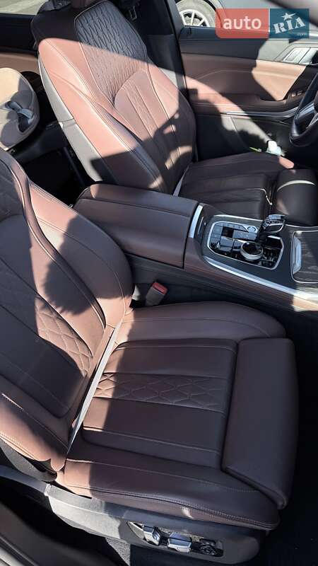 Внедорожник / Кроссовер BMW X7 2020 в Ровно