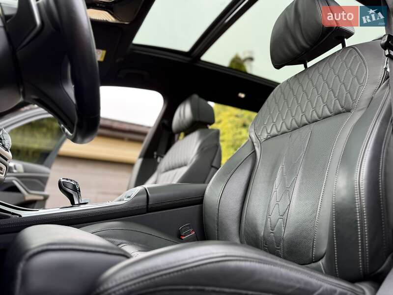 Внедорожник / Кроссовер BMW X7 2021 в Одессе