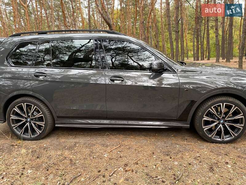 Позашляховик / Кросовер BMW X7 2022 в Дніпрі фото 4 Позашляховик / Кросовер BMW X7 2022 в Дніпрі