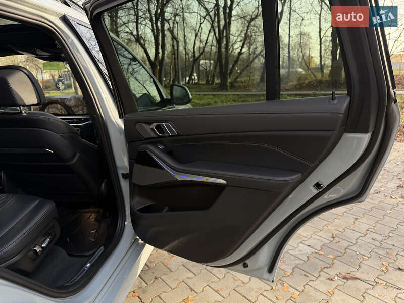 Внедорожник / Кроссовер BMW X7 2023 в Тернополе