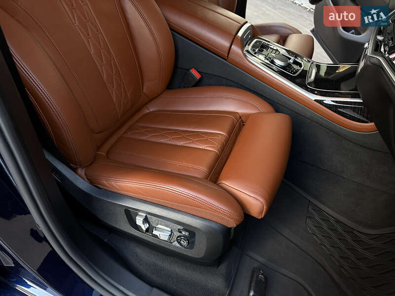 Внедорожник / Кроссовер BMW X7 2022 в Киеве