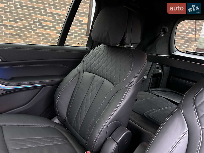Внедорожник / Кроссовер BMW X7 2024 в Киеве