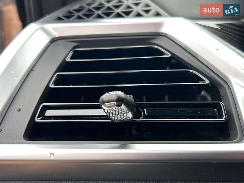 Внедорожник / Кроссовер BMW X7 2024 в Киеве