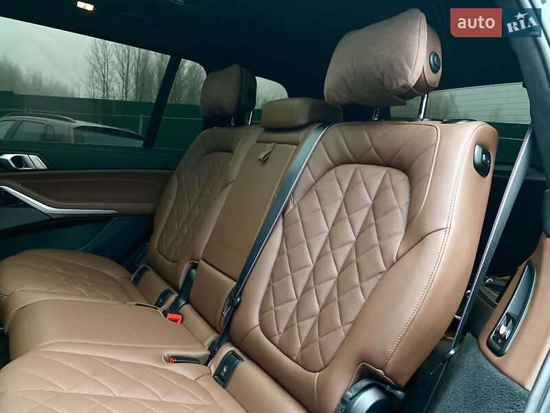 Внедорожник / Кроссовер BMW X7 2023 в Киеве
