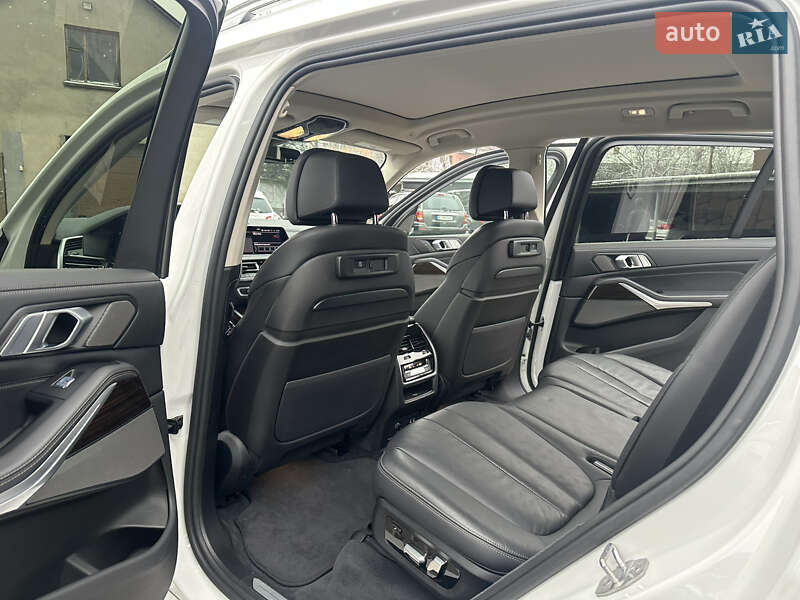 Внедорожник / Кроссовер BMW X7 2019 в Владимире