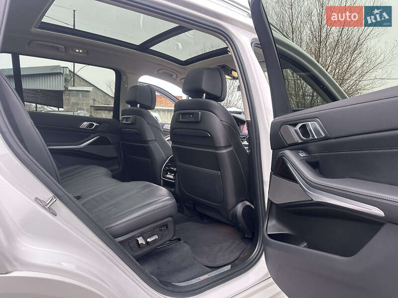 Внедорожник / Кроссовер BMW X7 2019 в Владимире