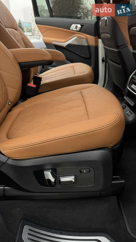 Внедорожник / Кроссовер BMW X7 2023 в Броварах