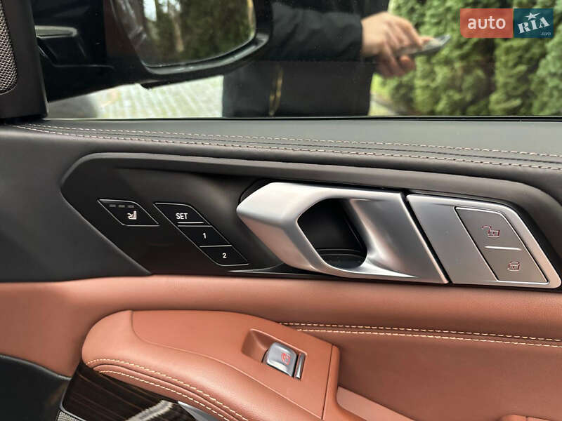 Внедорожник / Кроссовер BMW X7 2021 в Коростене