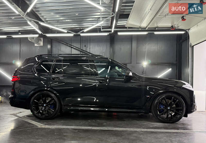 Внедорожник / Кроссовер BMW X7 2025 в Киеве