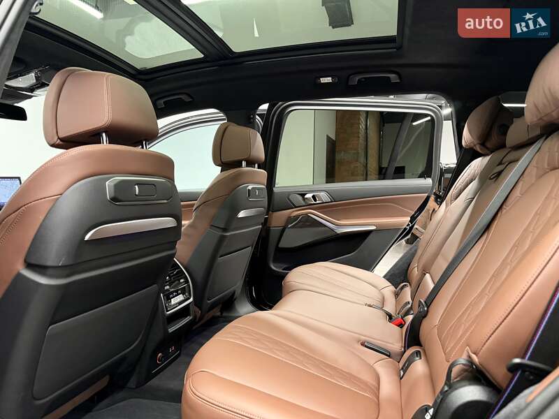 Внедорожник / Кроссовер BMW X7 2023 в Киеве