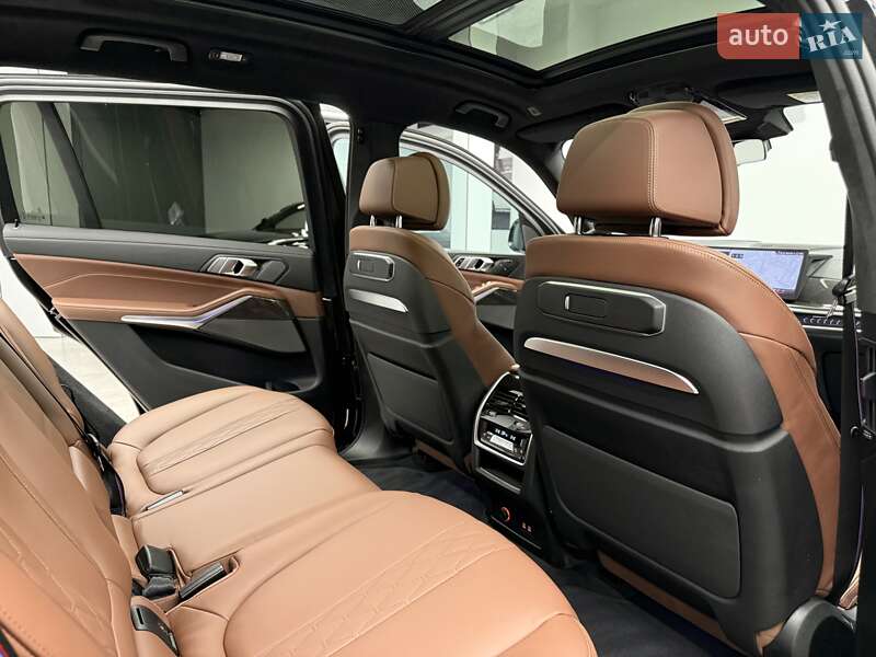 Внедорожник / Кроссовер BMW X7 2023 в Киеве