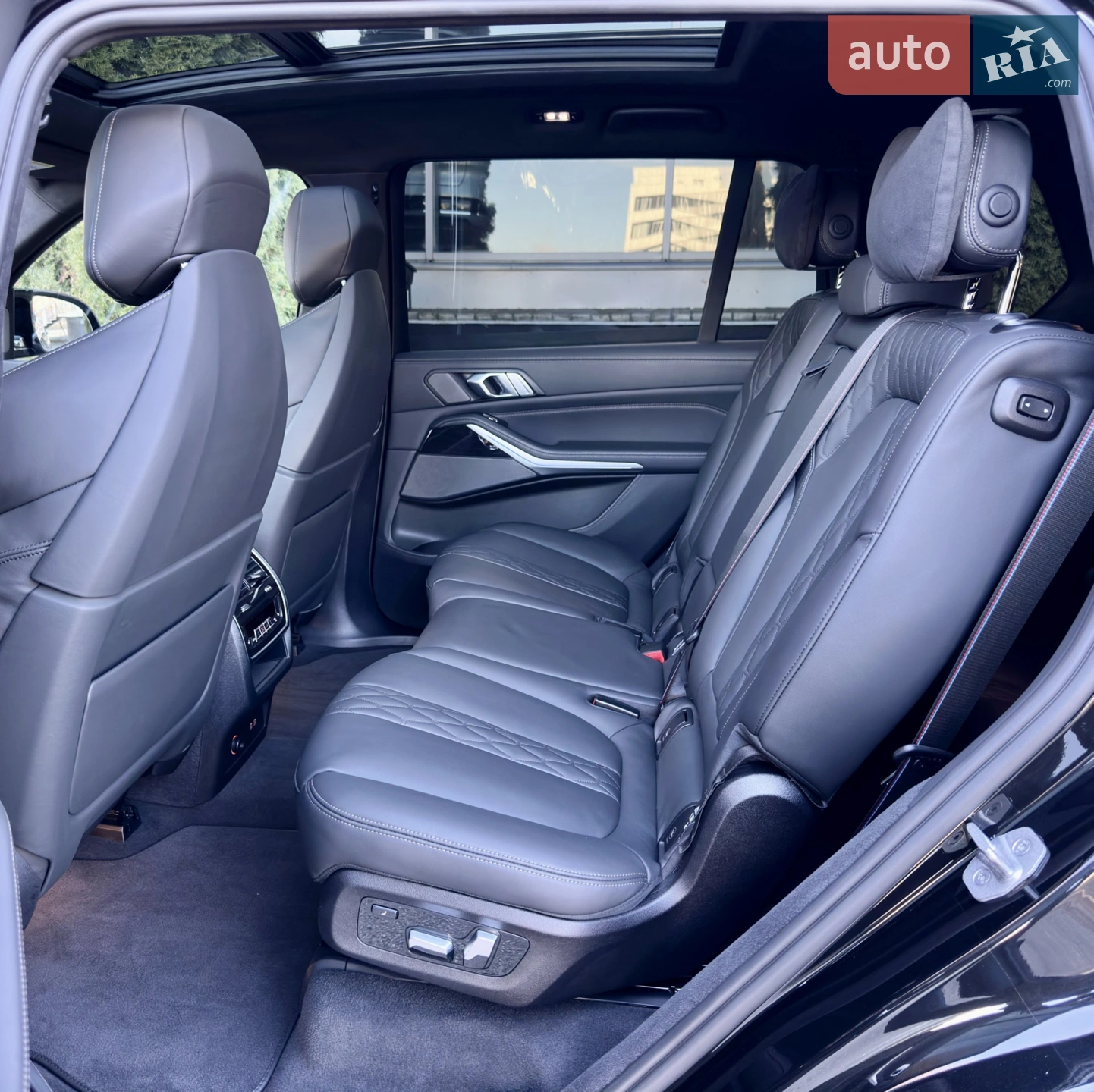 2023 BMW X7 - мініатюра 23