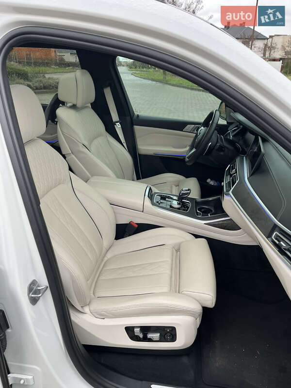 Внедорожник / Кроссовер BMW X7 2020 в Одессе