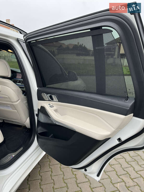 Внедорожник / Кроссовер BMW X7 2020 в Одессе