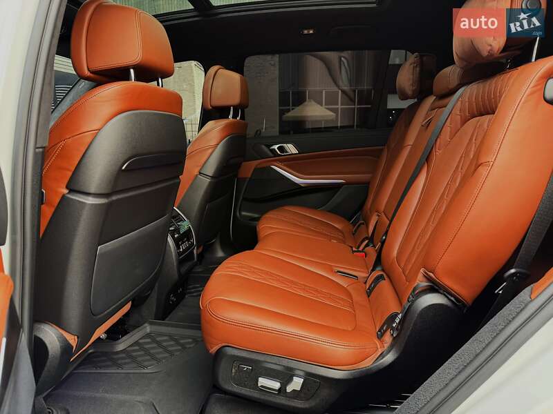 Позашляховик / Кросовер BMW X7 2022 в Києві