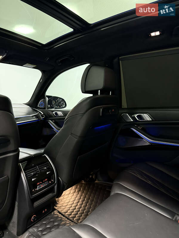 Внедорожник / Кроссовер BMW X7 2022 в Одессе