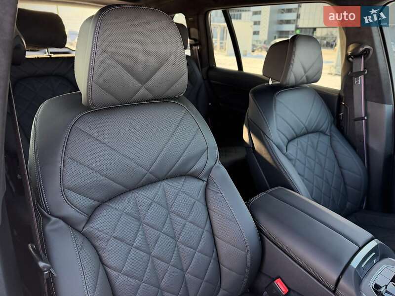 Внедорожник / Кроссовер BMW X7 2024 в Киеве