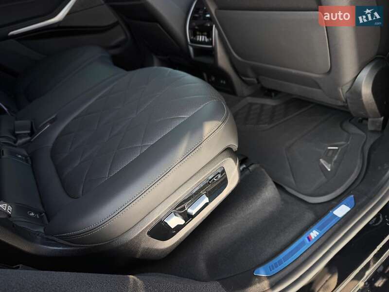 Внедорожник / Кроссовер BMW X7 2024 в Киеве