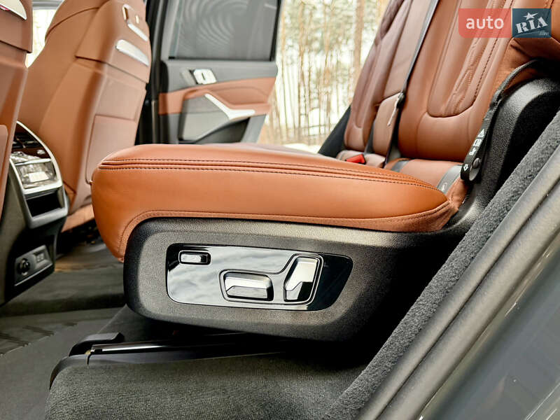 Внедорожник / Кроссовер BMW X7 2024 в Житомире