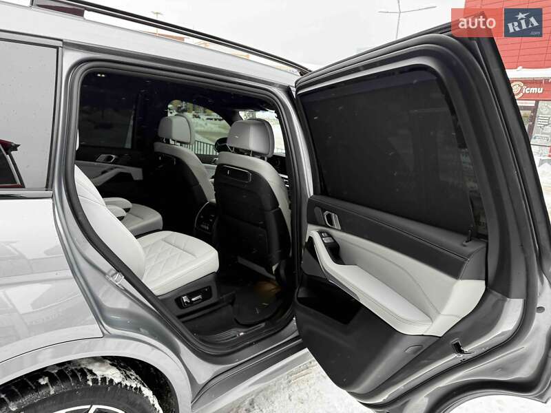 Внедорожник / Кроссовер BMW X7 2024 в Львове