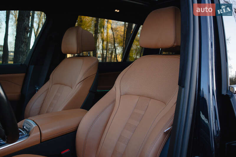 Внедорожник / Кроссовер BMW X7 2021 в Киеве