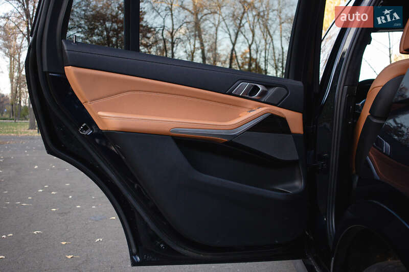 Внедорожник / Кроссовер BMW X7 2021 в Киеве