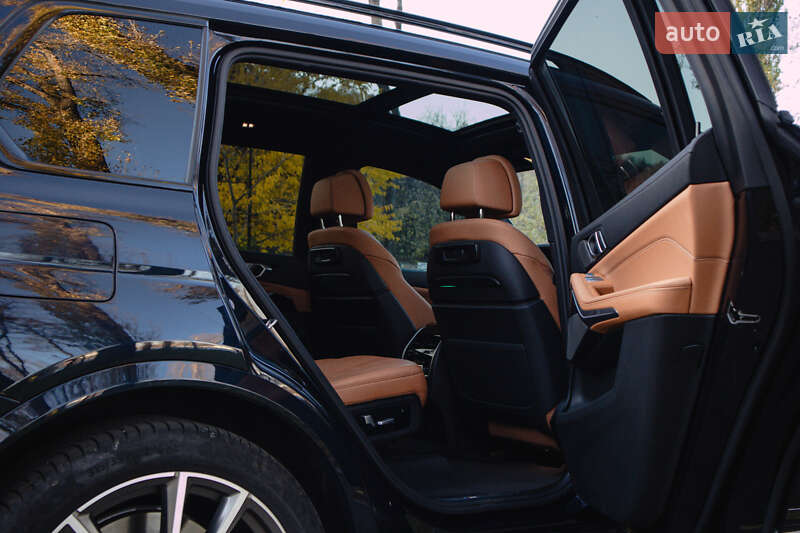 Внедорожник / Кроссовер BMW X7 2021 в Киеве