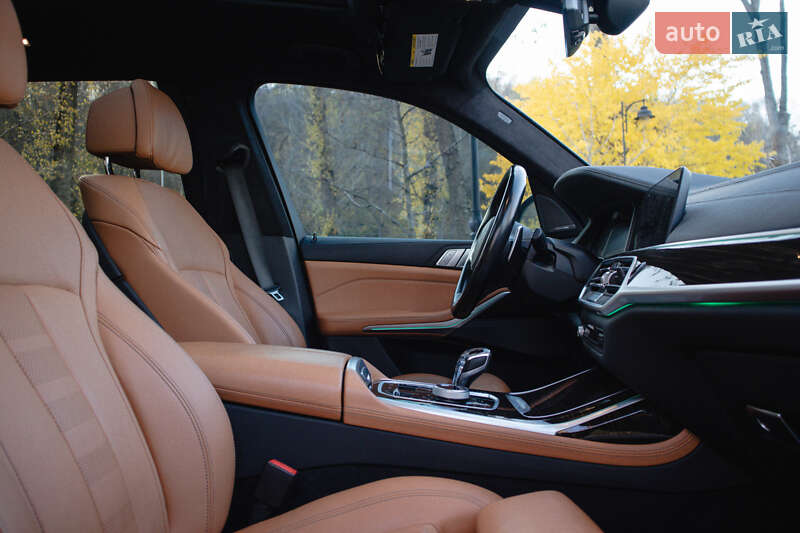 Внедорожник / Кроссовер BMW X7 2021 в Киеве