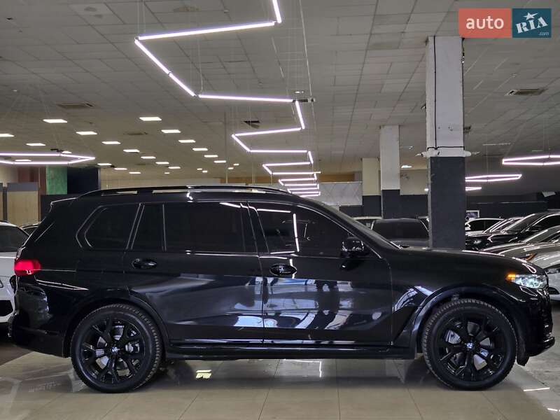Внедорожник / Кроссовер BMW X7 2021 в Николаеве