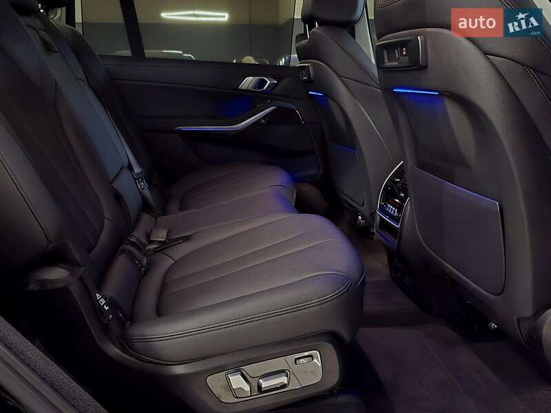 Внедорожник / Кроссовер BMW X7 2021 в Николаеве