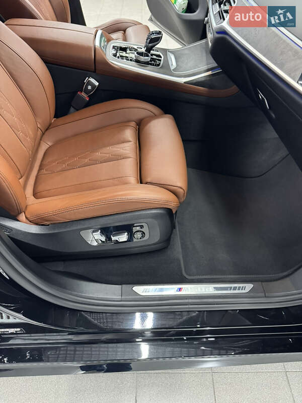 Внедорожник / Кроссовер BMW X7 2022 в Запорожье