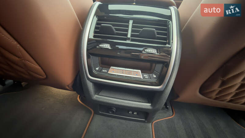 Внедорожник / Кроссовер BMW X7 2025 в Луцке