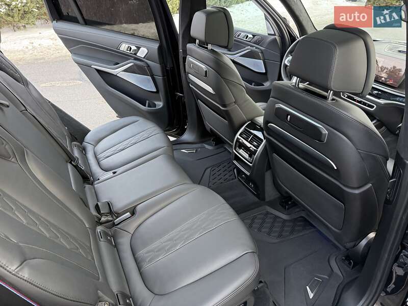 Внедорожник / Кроссовер BMW X7 2023 в Киеве